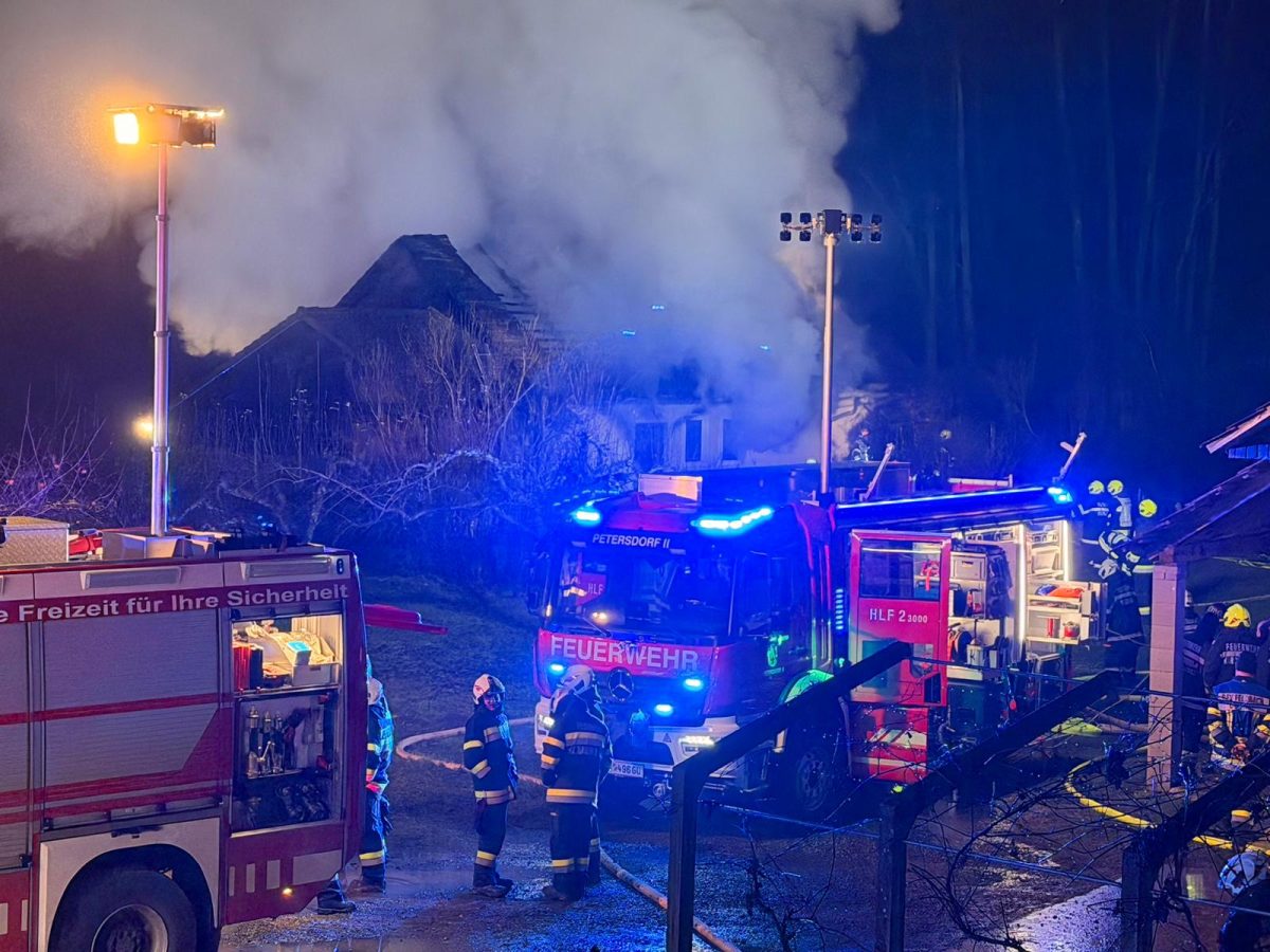 Wohnhausbrand-Petersdorf-II-Uebersicht-c-FF-Petersdorf-II Zach